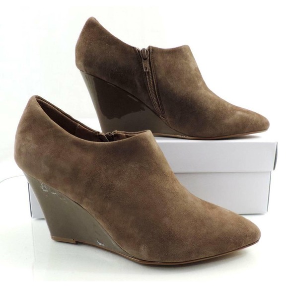 Corso Como Model Ankle Wedge Booties Pumps Taupe Suede Size 9.5 - Picture 6 of 8